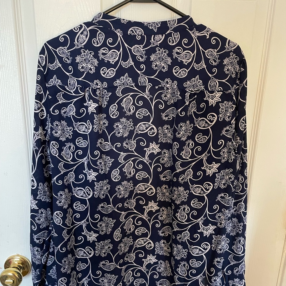 This vintage style blue and white patterned shirt